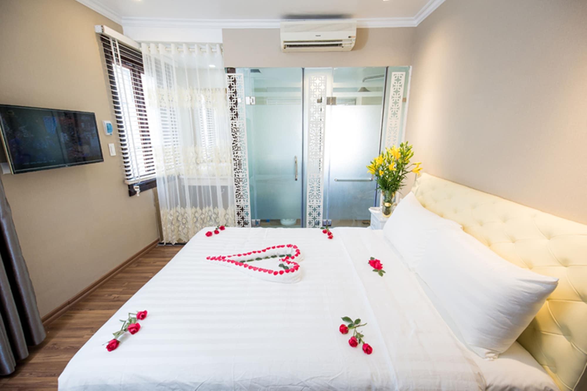 Little Hanoi Deluxe Hotel מראה חיצוני תמונה