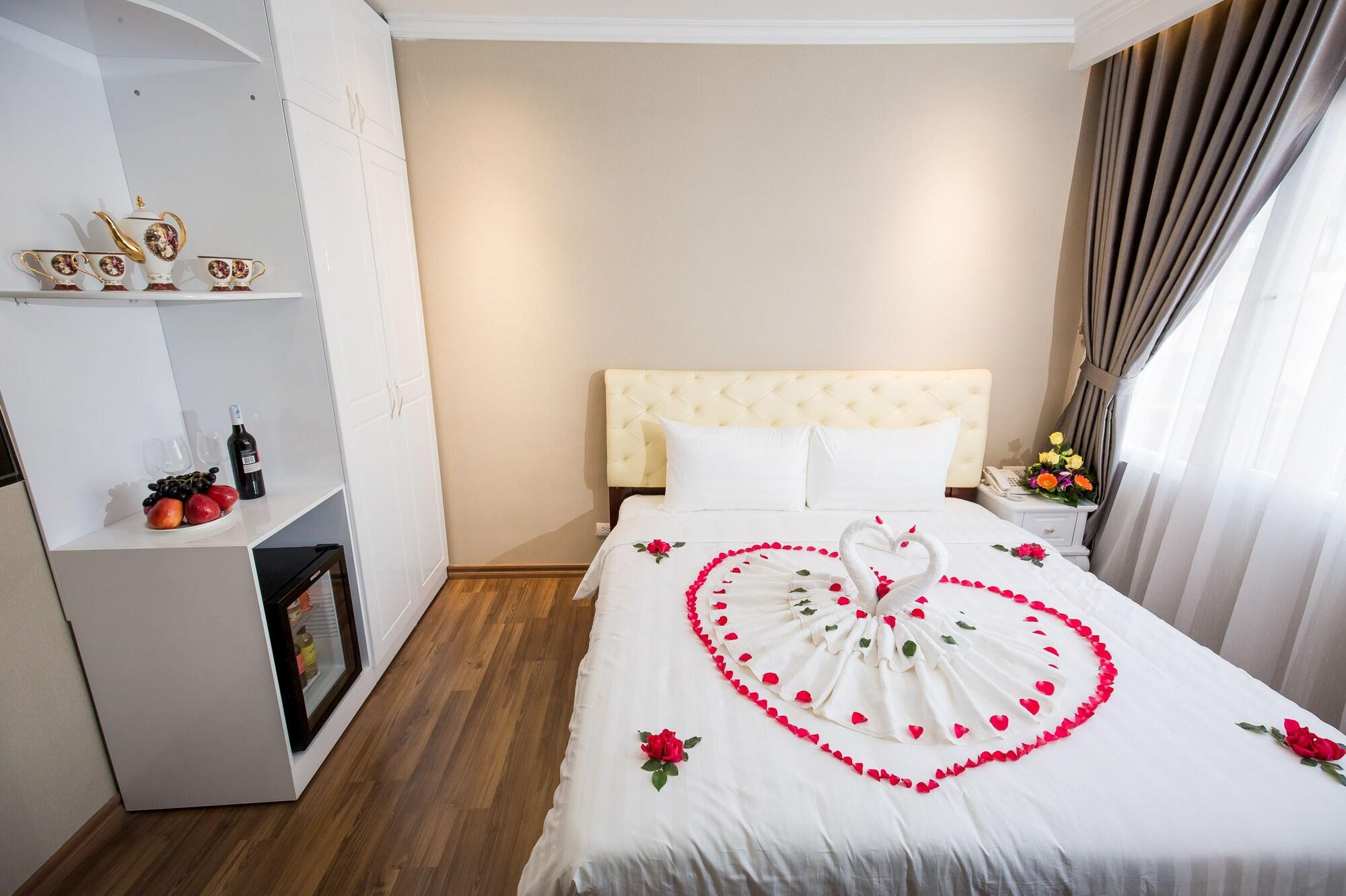 Little Hanoi Deluxe Hotel מראה חיצוני תמונה