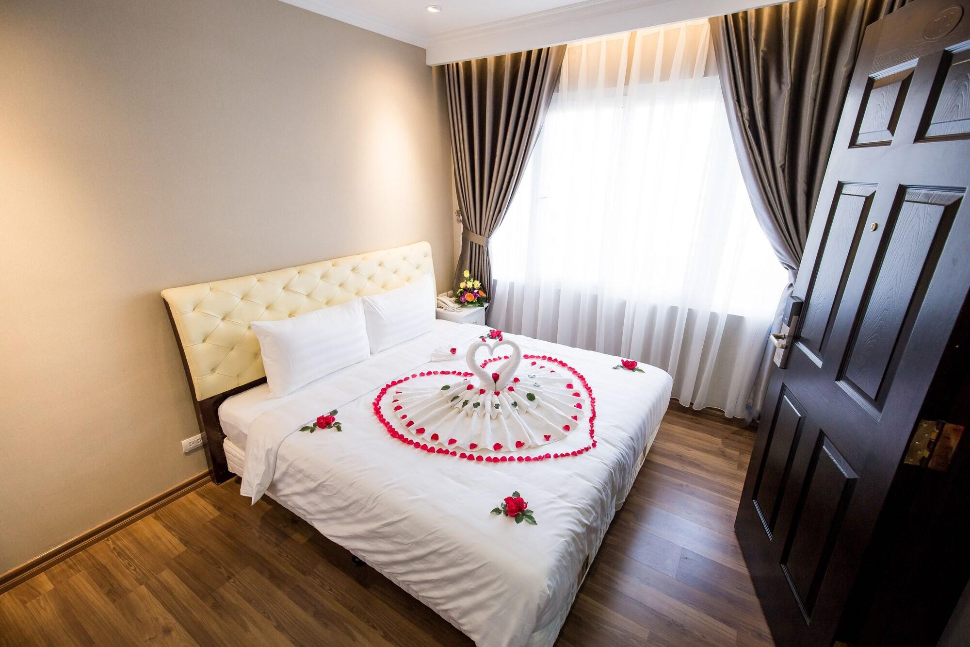 Little Hanoi Deluxe Hotel מראה חיצוני תמונה
