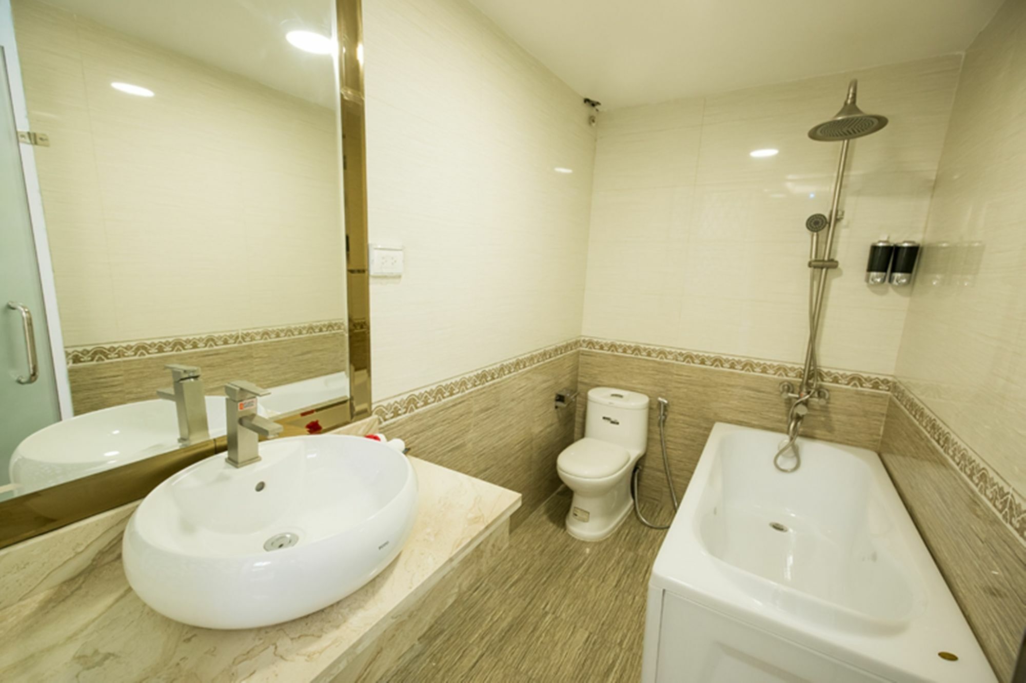 Little Hanoi Deluxe Hotel מראה חיצוני תמונה